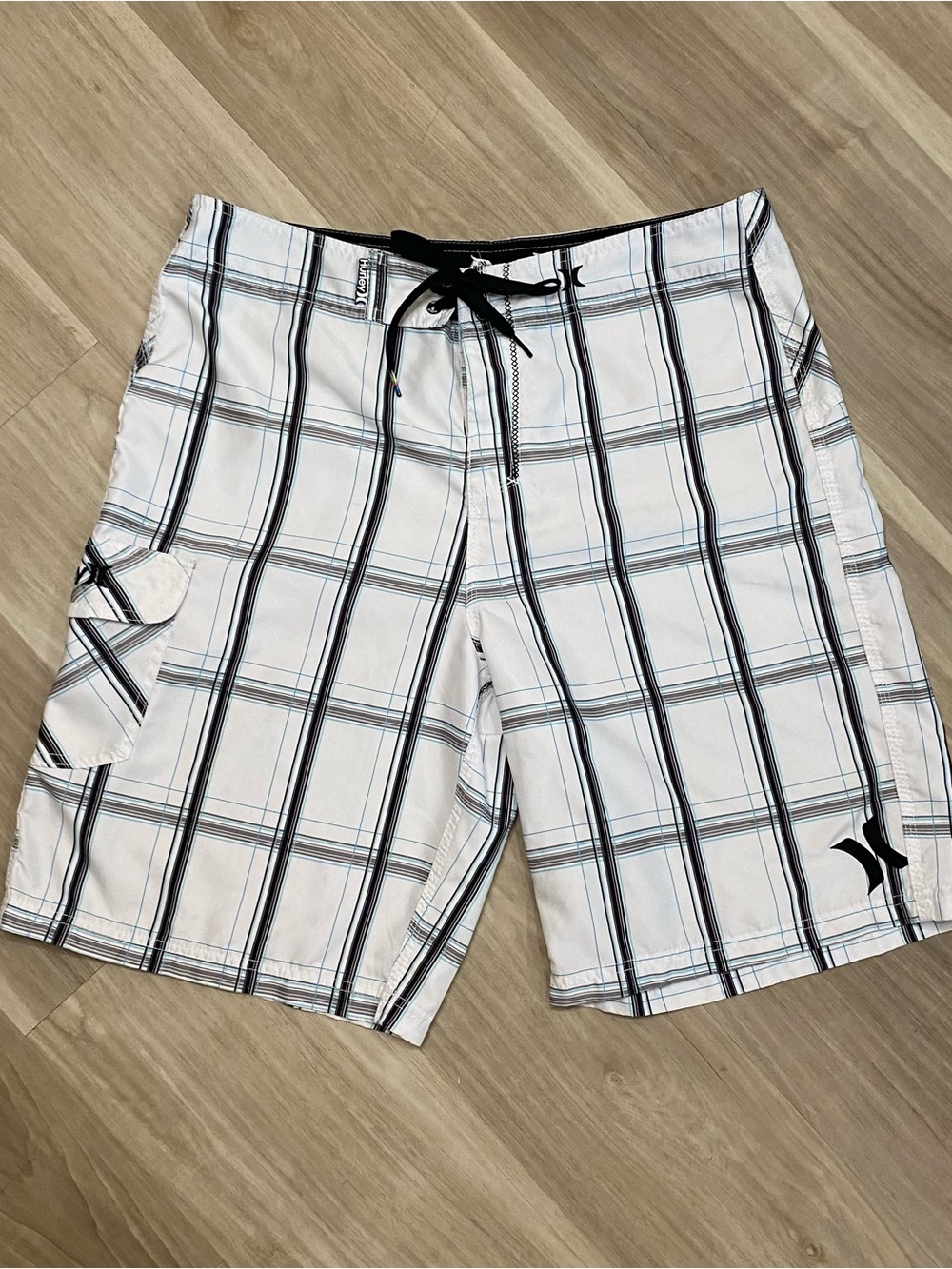 Hurley Board Shorts Mens 34 White Plaid Swim Trunks Surf Cargo Pocket Swimwear